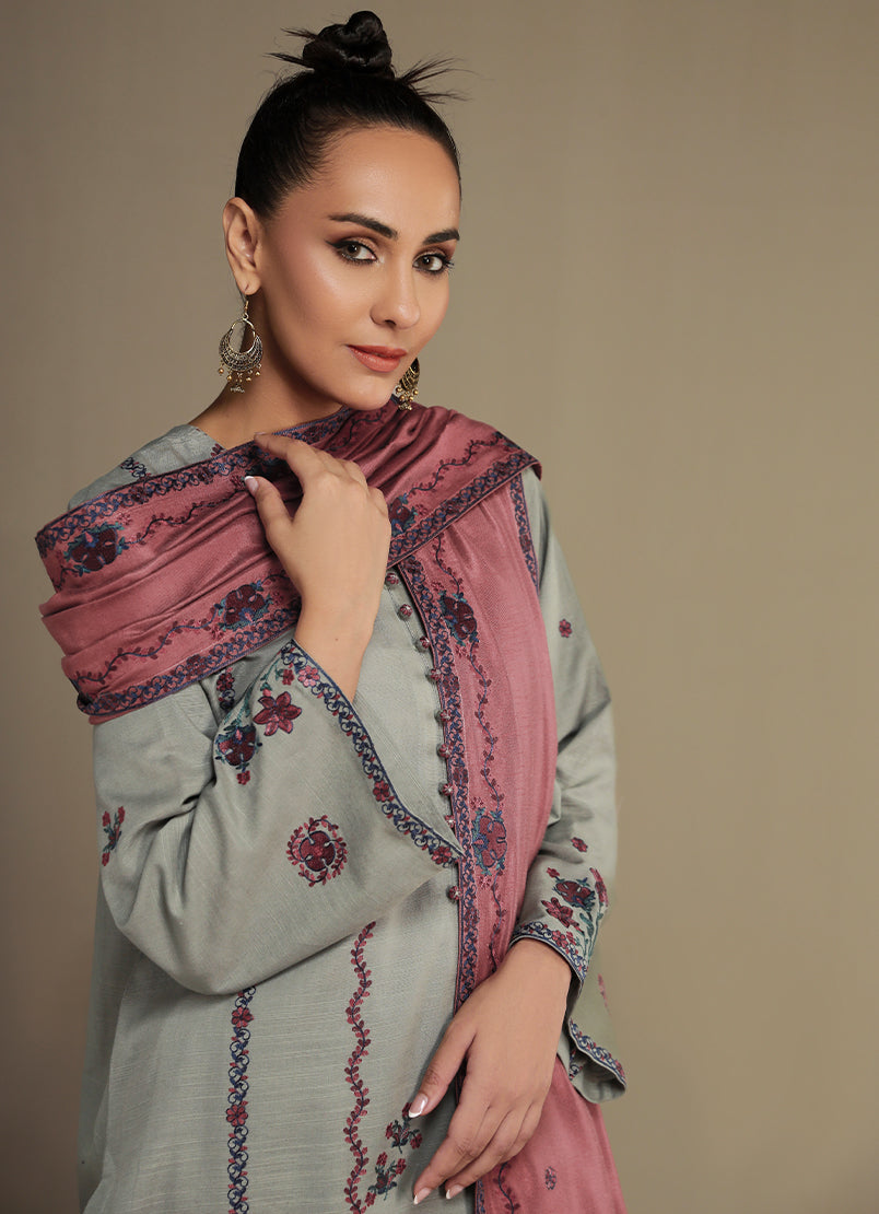 3-pc-khaddar-embroidered-suit