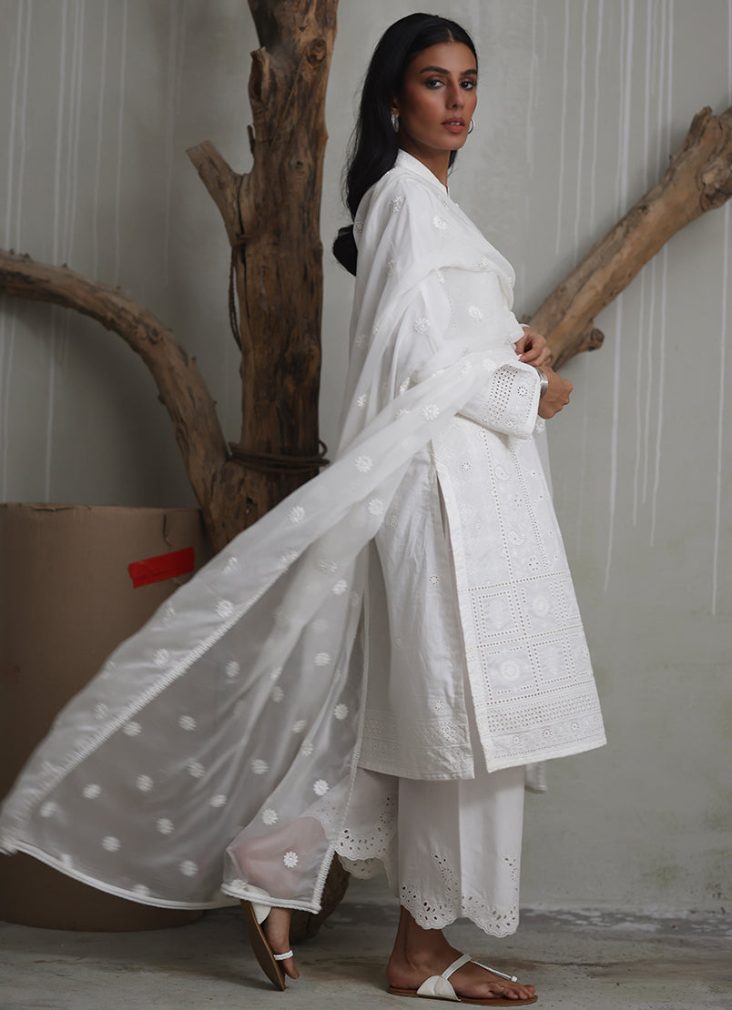 chikankari-embroidered-kurta