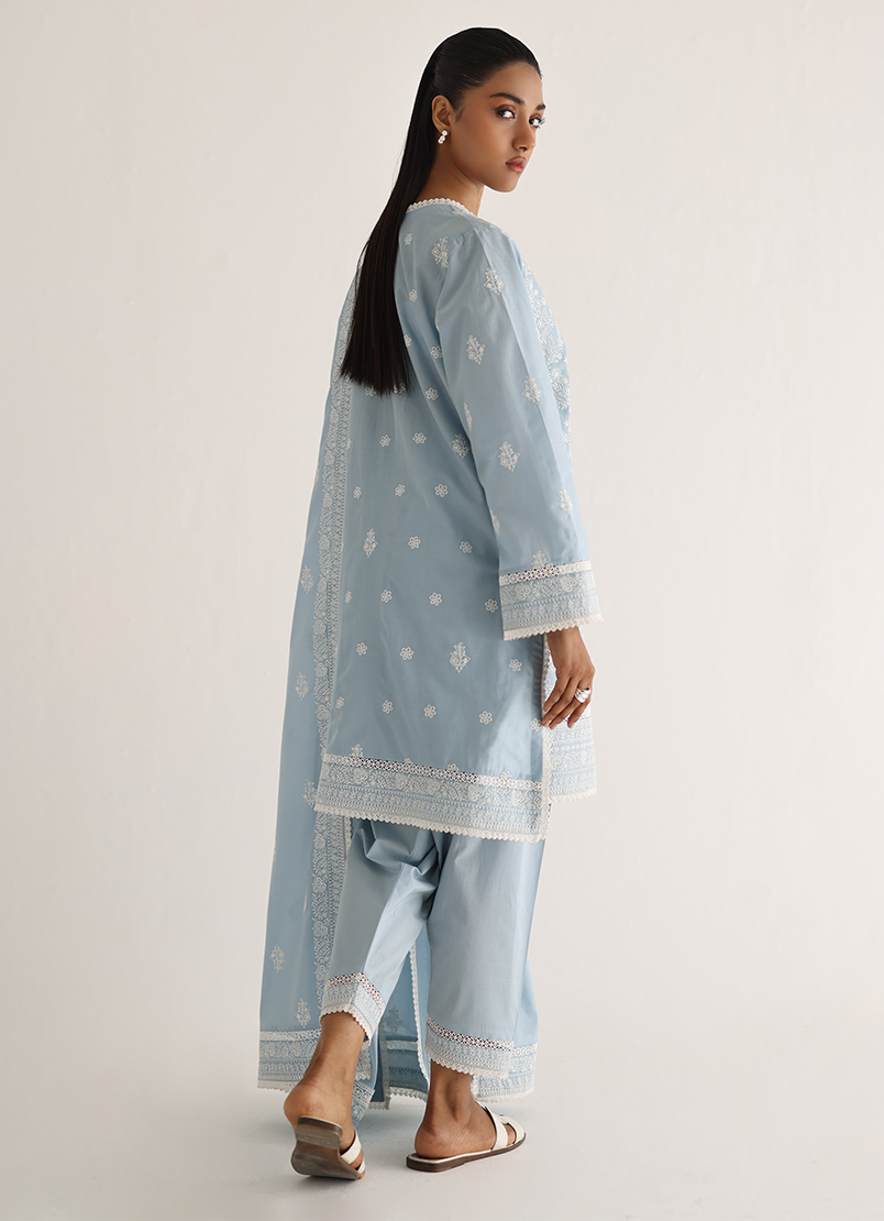 embroidered-kurta-set