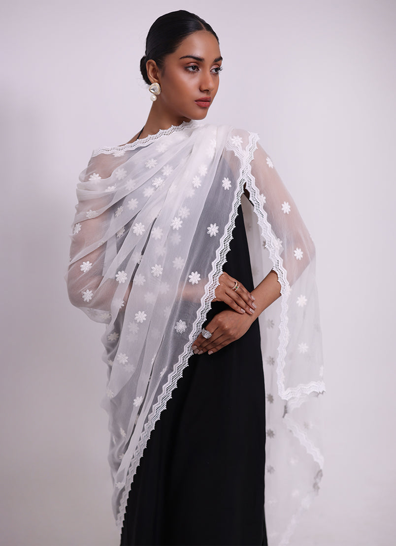 applique-lace-dupatta