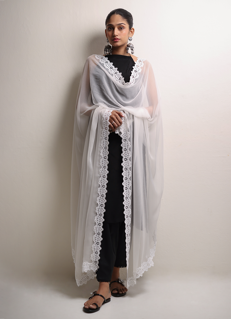 applique-lace-dupatta